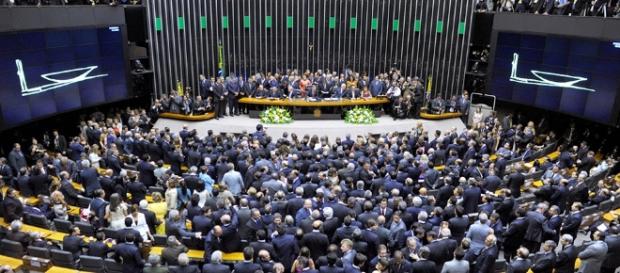 Congresso está infestado de investigados. Congresso está infestado de investigados.