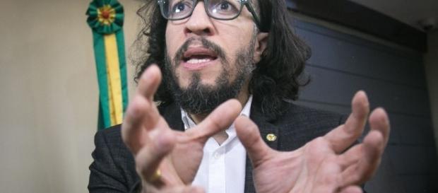 Jean Wyllys responde o ex-presidente Lula (crédito:Google) Jean Wyllys responde o ex-presidente Lula (crédito:Google)