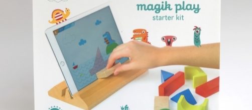 Magik Play is an app that interacts with blocks thereby combining physical and virtual play. / Photo via Hugo Ribeiro, used with permission.