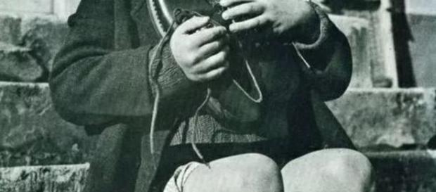 feliz, como niño con zapatos nuevos feliz, como niño con zapatos nuevos