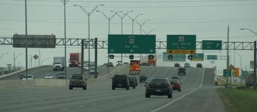 U.S. Highway 90 in San Antonio, Texas (credit – Holderca1 – wikimediacommons)