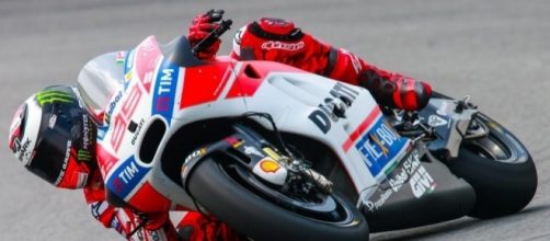 Moto GP 2017 Suzuki nuove moto, la presentazione con Iannone e Rins - algheronewsit.com