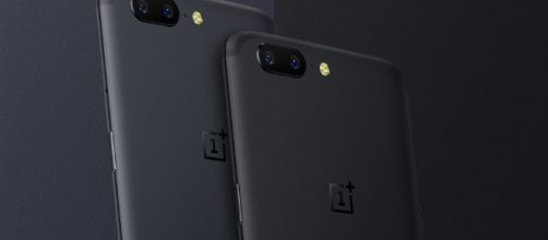 OnePlus 5 will be available in three color variants, including 'Midnight Black'. [Image via Facebook/OnePlus]