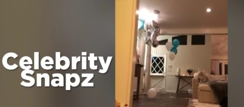 Selena Gomez celebrated 25th birthda on her home in Los Angeles with friends. Image via YouTube/celebritysnapz