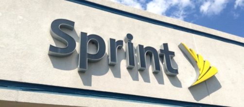 Sprint CEO Marcelo Claure's tweet hints at possible merger with T-Mobile / Photo via Mike Mozart, Flickr