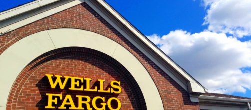 Wells Fargo Bank Image - Mike Mozart CC BY 2.0 | Flickr