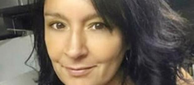 Joelle Barozzini, 46, presa acusada de estuprar o próprio filho Joelle Barozzini, 46, presa acusada de estuprar o próprio filho