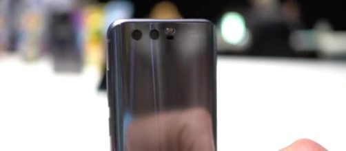 Honor 9. [Image via YouTube/Android Authority]