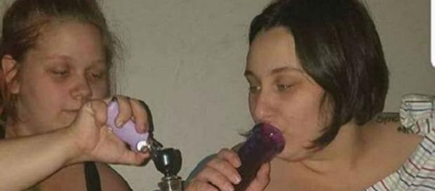Kayla Marlow compartilhou a foto no Facebook Kayla Marlow compartilhou a foto no Facebook