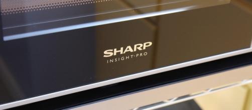 Sharp's bezel-less smartphone's Aquos 2 leaks/Photo via John Loo, Flickr