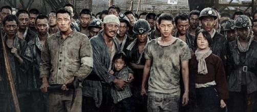 The cast of "The Battleship Island" (via free pre-release promotions by CJ Entertainment)
