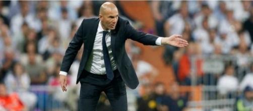 Zidane realizó un descarte ante el Granada | Defensa Central - defensacentral.com