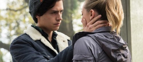 Riverdale' Star Lili Reinhart Dishes on That Steamy Kiss With Cole ... - toofab.com