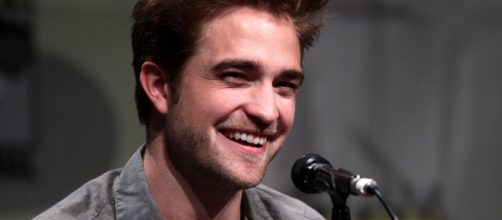 Robert Pattinson got candid over his love life and 'Twilight' experience during an interview/Photo via Gage Skidmore, Flickr (Creative Commons)