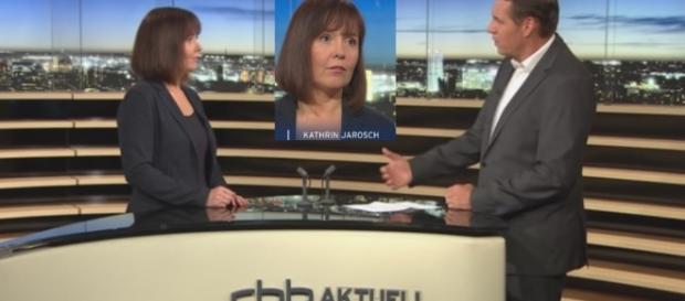 Kathrin Jarosch vom Gesamtverband der Versicherungswirtschaft und Moderator Raiko Thal am 26. Juli 2017 live im Studio / Fotos: RBB Aktuell Kathrin Jarosch vom Gesamtverband der Versicherungswirtschaft und Moderator Raiko Thal am 26. Juli 2017 live im Studio / Fotos: RBB Aktuell