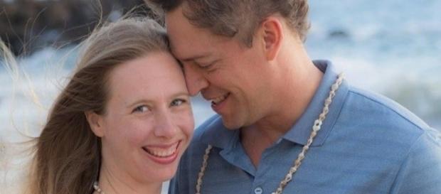 Melanie e Scott juram que se estiverem apenas no mesmo ambiente conseguem sentir o prazer sexual (Foto: Reprodução) Melanie e Scott juram que se estiverem apenas no mesmo ambiente conseguem sentir o prazer sexual (Foto: Reprodução)