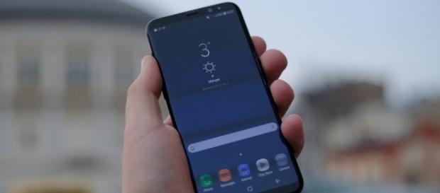 Verizon rolls out update to Galaxy S8 that brings VR Daydream support / Photo via Karlis Dambrans, Flickr Verizon rolls out update to Galaxy S8 that brings VR Daydream support / Photo via Karlis Dambrans, Flickr