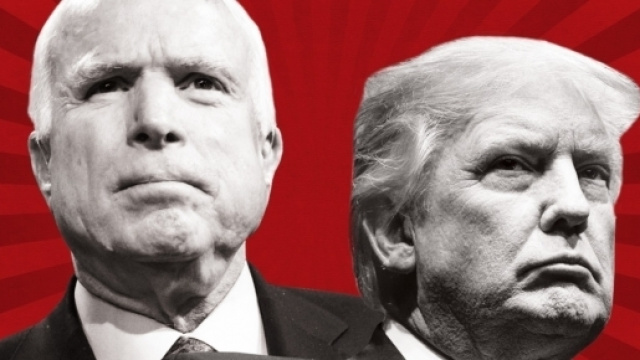 Donald Trump rend hommage à John McCain