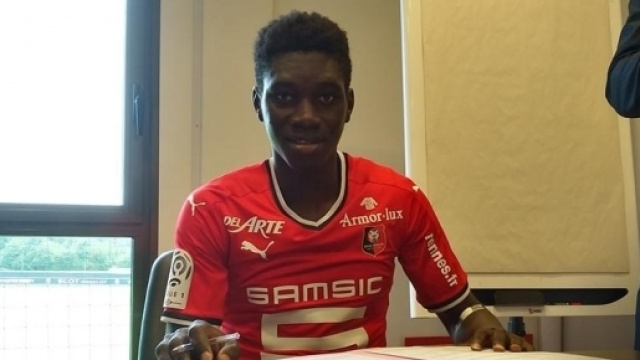 Ismaïla Sarr a signé au Stade Rennais, qui a déboursé pas moins de 17 millions pour s'arracher ses services
