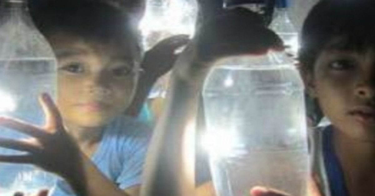 Light from a water bottle could brighten millions of poor homes (w/ video)