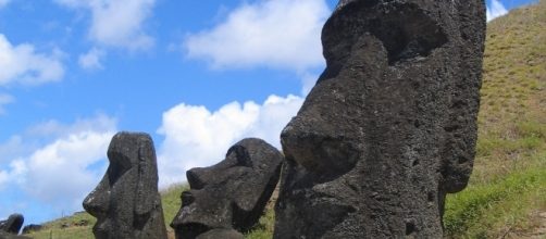 Moai at Rano Raraku, Easter Island by Aurbina via Wikimedia Commons
