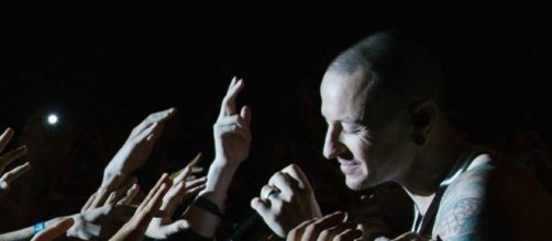 Unable to accept Chester Bennington's death, two Linkin Park fans committed suicide (via Facebook/Linkin Park)