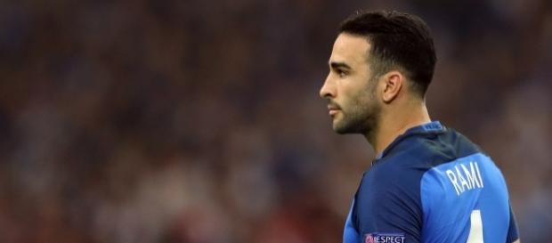 Adil Rami avec l'Equipe de France Adil Rami avec l'Equipe de France