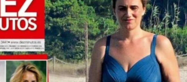 Carlota Corredera luce 'tipín' en bañador en Mallorca Carlota Corredera luce 'tipín' en bañador en Mallorca