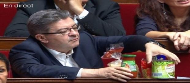 Jean-Luc Mélenchon présente ses 5 Euros de courses Jean-Luc Mélenchon présente ses 5 Euros de courses