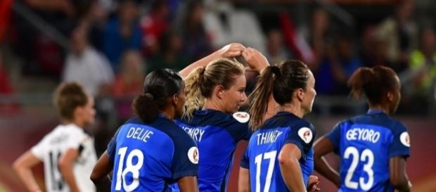 Les bleues se qualifient après avoir été accrochées par la Suisse Les bleues se qualifient après avoir été accrochées par la Suisse
