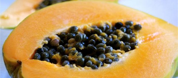 Man dies after eating papaya infected with salmonella / Photo via Janine, Flickr Man dies after eating papaya infected with salmonella / Photo via Janine, Flickr