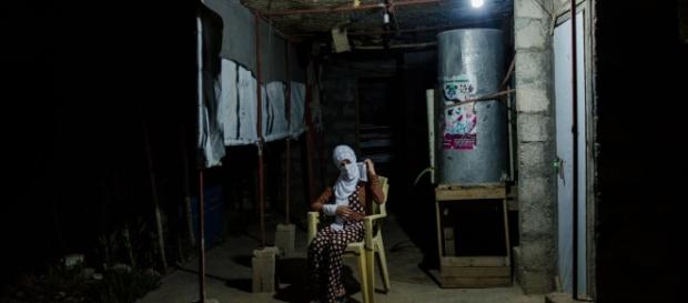 Souhayla, fata eliberată din sclavia ISIS după trei ani de abuzuri îngrozitoare - Foto credit: Alex Potter pentru The New York Times Souhayla, fata eliberată din sclavia ISIS după trei ani de abuzuri îngrozitoare - Foto credit: Alex Potter pentru The New York Times