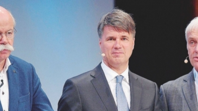 I dirigenti rivelano. Foto: https://www.ilfattoquotidiano.it/premium/articoli/il-mega-cartello-dellauto-nei-guai-tutti-i-big-tedeschi/