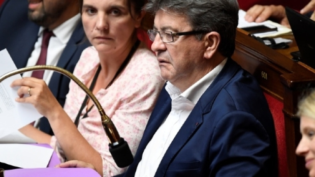 VIDÉO - Mélenchon dédicace son livre en pleine séance