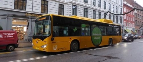 Electric bus on test in Copenhagen (credit – Leif Jorgensen – wikimediacommons)