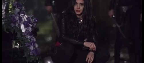Isabel visits a grave in "Shadowhunters" Season 2 Episode 19. (Photo:YouTube/Promotional Photos)