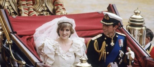 Segundo jornal britânico, princesa Diana teria dito que a família real era composta por lagartos (crédito:Google)