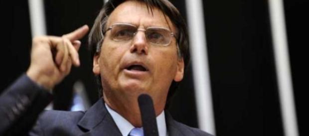 Bolsonaro discursando na câmara Bolsonaro discursando na câmara