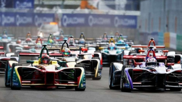Formula-e, un campionato sempre più affollato (foto: http://derapate.allaguida.it/foto/formula-e-new-york-2017_6293_10.html)