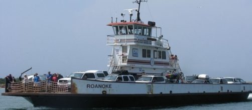 Ferry between Hatteras and Ocracoke (credit - Captain-tucker – wikimediacommons)