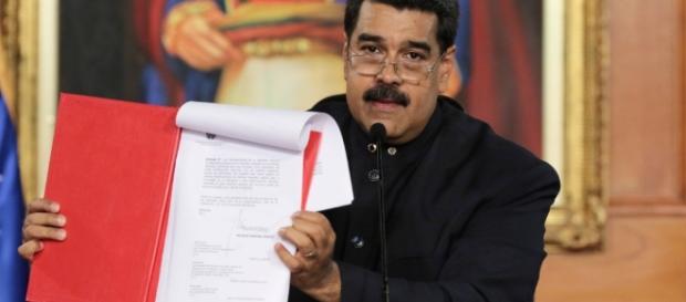 Maduro firma decreto para convocar a una Asamblea Constituyente en ... - televisa.com Maduro firma decreto para convocar a una Asamblea Constituyente en ... - televisa.com