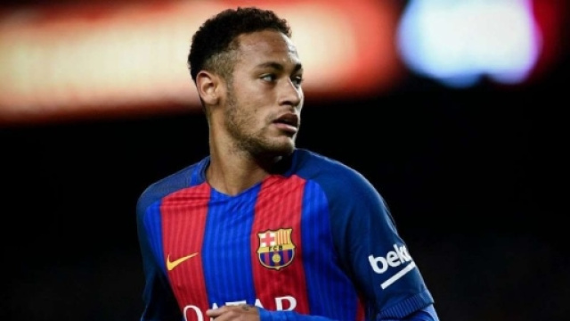 Neymar aurait annoncé son arrivée aux brésiliens de Paris ... - les-transferts.com