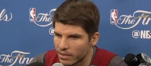Kyle Korver agreed to a 3-year, $22 million deal with the Cavaliers -- NBA Interviews via YouTube