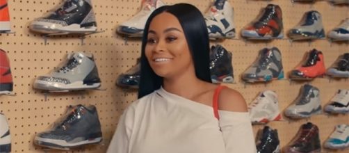 Blac Chyna announces that she is "single" and "happy" through an Instagram post. (YouTube/Complex)