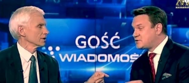 Marcin Święcicki i Dominik Tarczyński (źródło: TVP Info). Marcin Święcicki i Dominik Tarczyński (źródło: TVP Info).