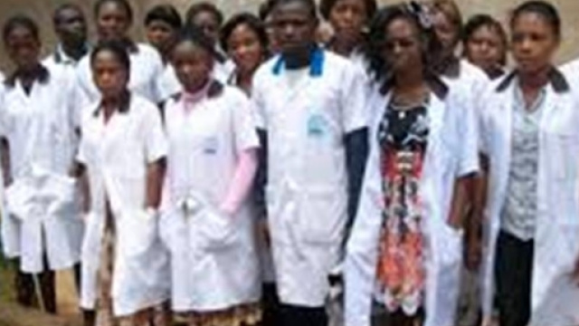 Photo des élèves-Maîtres d'une ENIET