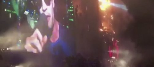 Spagna, in fiamme il palco del festival Tomorrowland a Barcellona