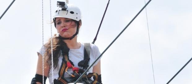 Helena Fürst hat Höhenangst und findet die erste Übung gar nicht witzig / Fotos: MG RTL D, Stefan Menne Helena Fürst hat Höhenangst und findet die erste Übung gar nicht witzig / Fotos: MG RTL D, Stefan Menne