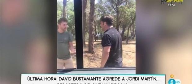 ¡Inaudito! David Bustamante agrede a un fotógrafo en Girona ¡Inaudito! David Bustamante agrede a un fotógrafo en Girona