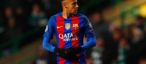 PHOTOS: Neymar in 'handbags' clash with Celtic's Mikael Lustig ... - eurosport.co.uk